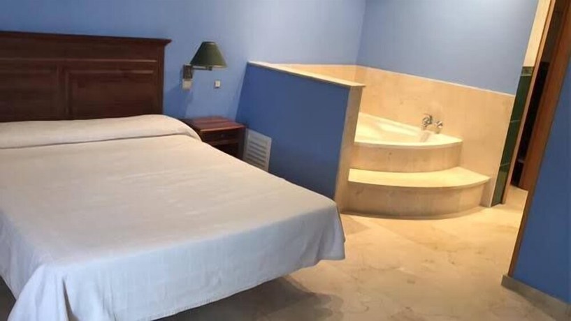 Imagen de la habitación del Hotel La Atalaya. Foto 9