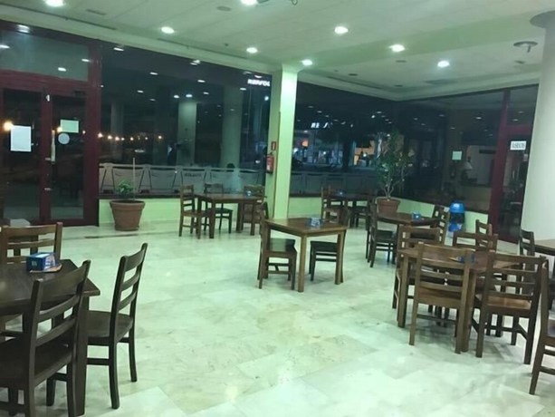 Imagen del bar/restaurante del Hotel La Atalaya. Foto 4