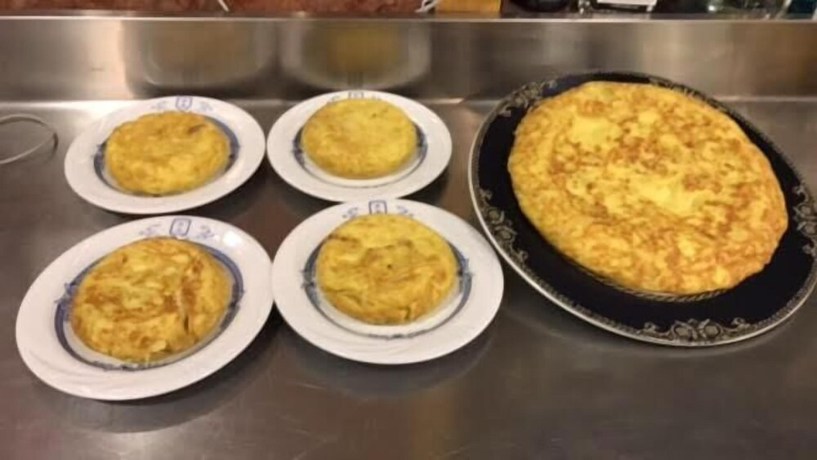 Imagen del bar/restaurante del Hotel La Atalaya. Foto 6