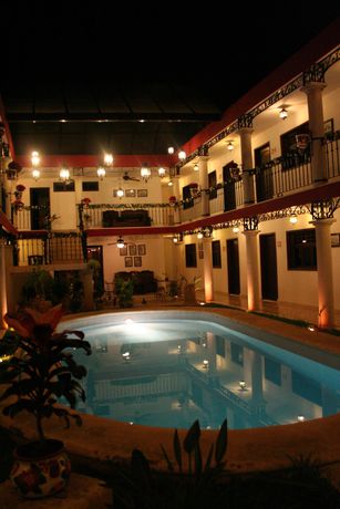 Imagen de la piscina del Hotel La Aurora Colonial. Foto 20