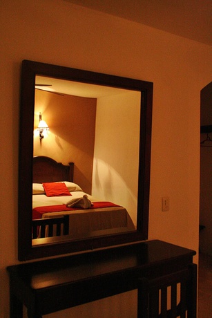 Imagen de la habitación del Hotel La Aurora Colonial. Foto 15