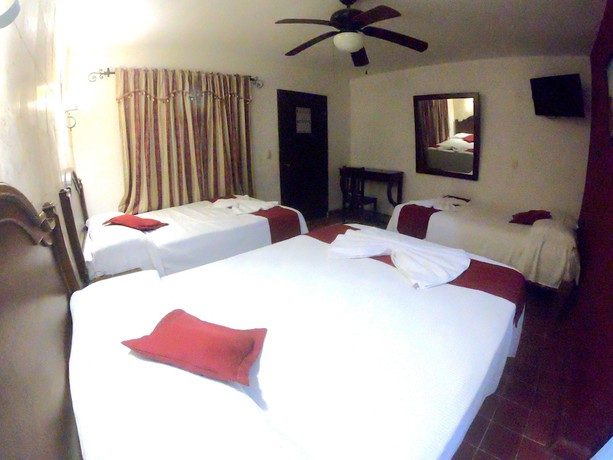 Imagen de la habitación del Hotel La Aurora Colonial. Foto 17