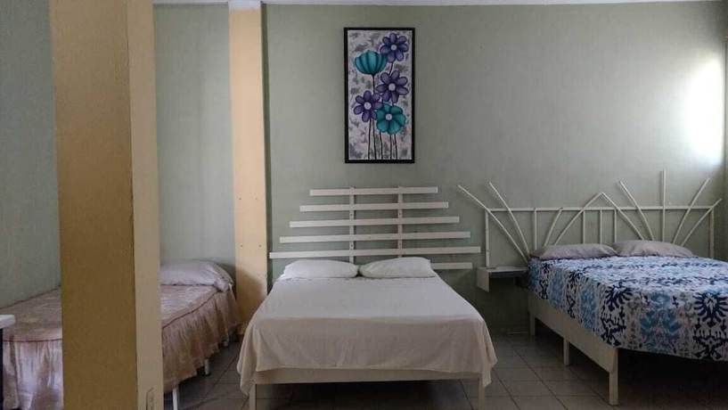 Imagen de la habitación del Hotel La Avenida. Foto 4