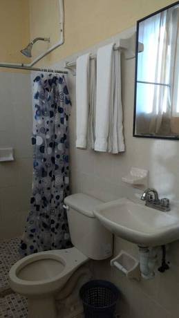 Imagen de la habitación del Hotel La Avenida. Foto 5