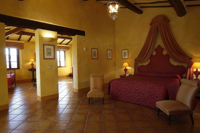 Imagen de la habitación del Hotel La Bagnaia Golf Resort. Foto 10