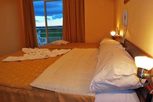 Imagen de la habitación del Hotel La Bahia. Foto 2