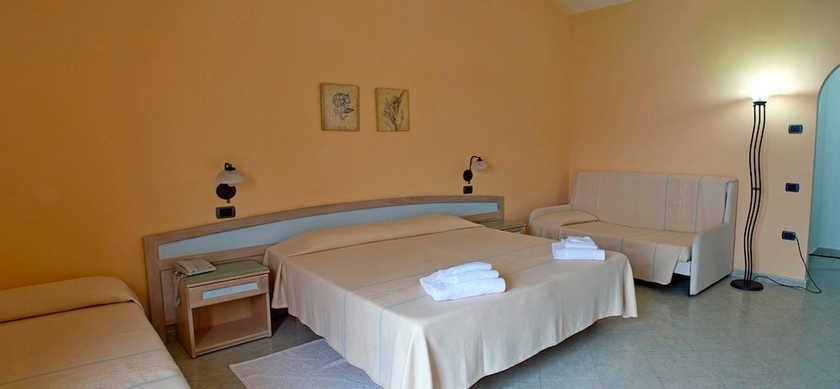 Imagen de la habitación del Hotel La Baja. Foto 6