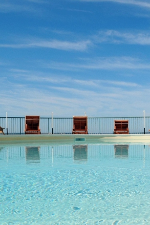 Imagen de la piscina del Hotel La Baja. Foto 15