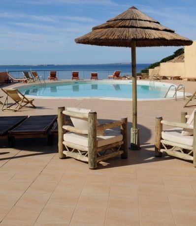 Imagen de la piscina del Hotel La Baja. Foto 18