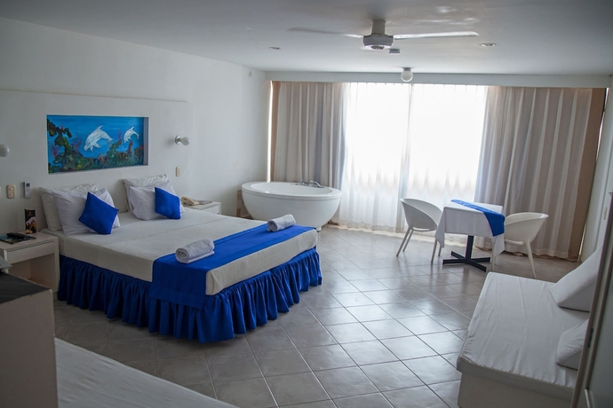 Imagen de la habitación del Hotel La Ballena Azul. Foto 4