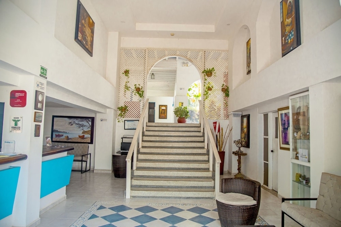 Imagen de los interiores del Hotel La Ballena Azul. Foto 15