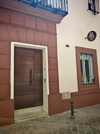 Imagen de los exteriores del Hotel La Banda Suites. Foto 10