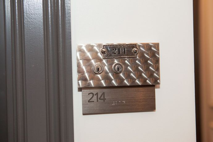 Imagen de la habitación del Hotel La Banque. Foto 15