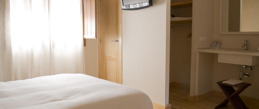 Imagen de la habitación del Hotel La Baranda, Chulilla. Foto 2