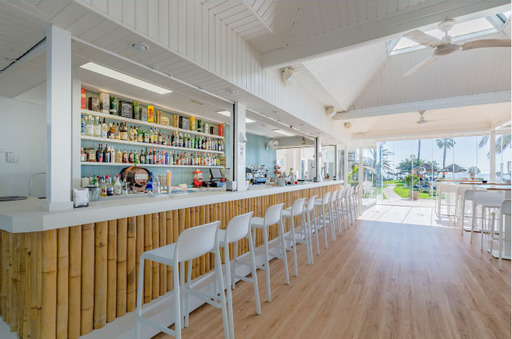 Imagen de los interiores del Hotel La Barracuda. Foto 15