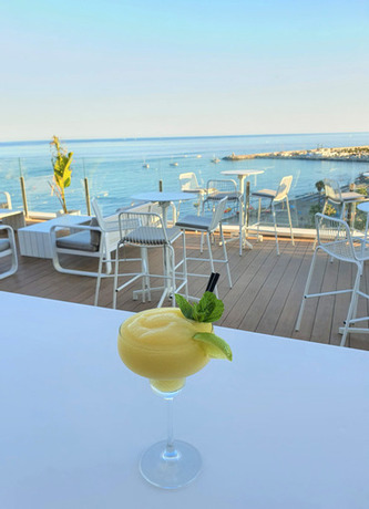 Imagen de los exteriores del Hotel La Barracuda. Foto 12