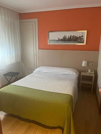 Imagen de la habitación del Hotel La Bas&iacute;lica. Foto 20