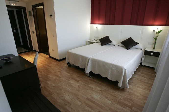 Imagen de la habitación del Hotel La Bastida. Foto 7