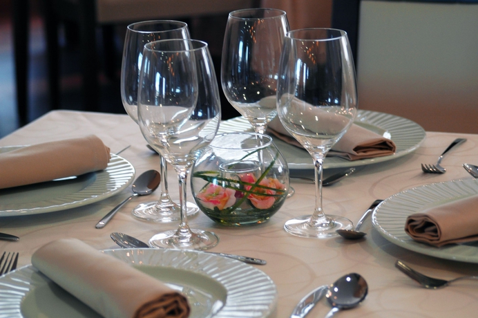 Imagen del bar/restaurante del Hotel La Bastida. Foto 2