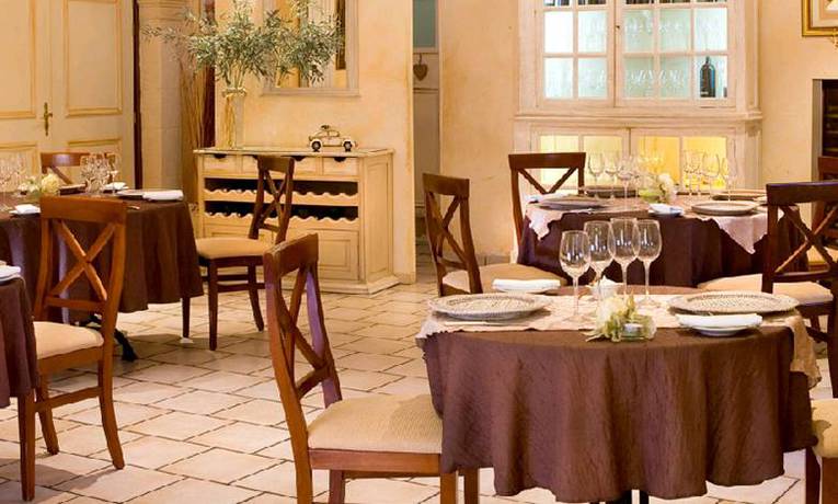 Imagen del bar/restaurante del Hotel La Bastide Cabezac. Foto 3
