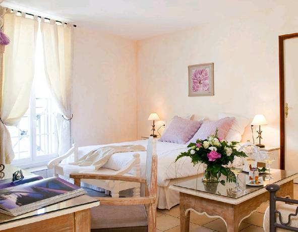 Imagen de la habitación del Hotel La Bastide Cabezac. Foto 4
