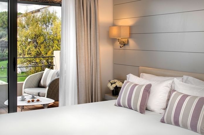 Imagen de la habitación del Hotel La Bastide De Biot. Foto 3