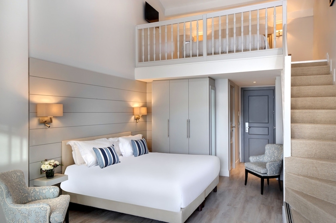 Imagen de la habitación del Hotel La Bastide De Biot. Foto 6