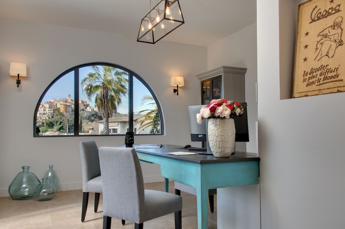 Imagen de los interiores del Hotel La Bastide De Biot. Foto 18