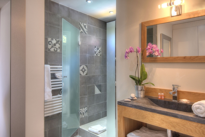 Imagen de la habitación del Hotel La Bastide De L'oliveraie. Foto 5