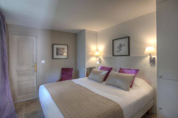 Imagen de la habitación del Hotel La Bastide De L'oliveraie. Foto 8