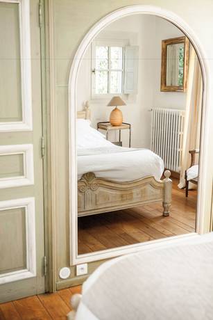 Imagen de la habitación del Hotel La Bastide De Moustiers. Foto 11