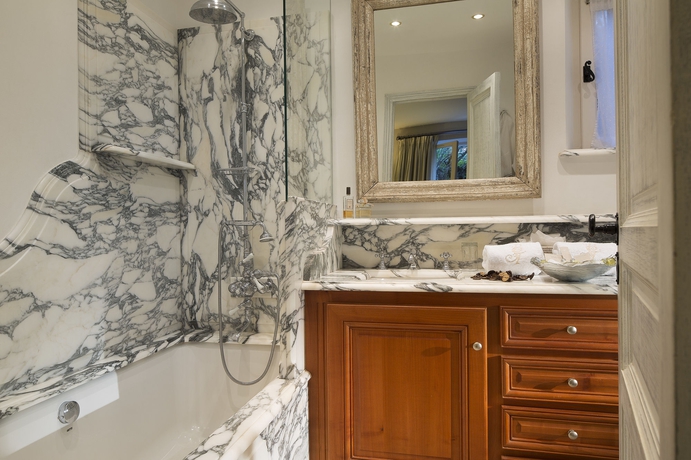 Imagen de la habitación del Hotel La Bastide De Saint Tropez. Foto 12