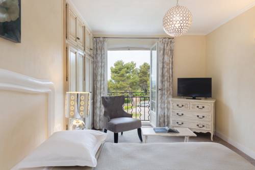 Imagen de la habitación del Hotel La Bastide De Tourtour and Spa. Foto 8