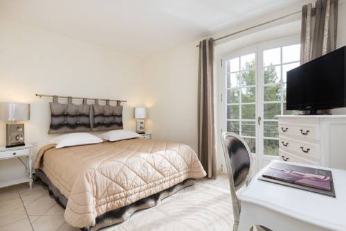 Imagen de la habitación del Hotel La Bastide De Tourtour and Spa. Foto 10