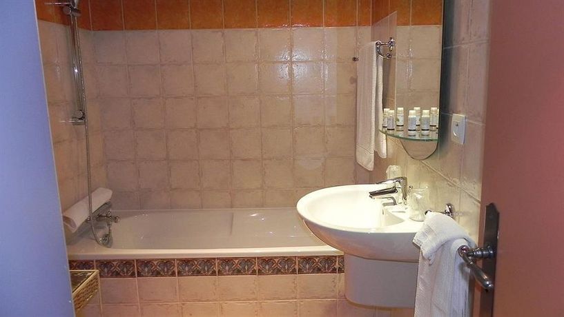 Imagen de la habitación del Hotel La Bastide D'iris. Foto 13