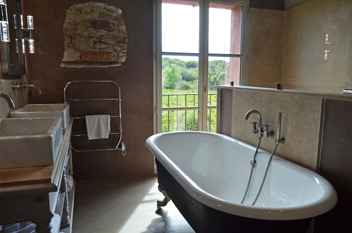 Imagen de la habitación del Hotel La Bastide Du Clos Des Roses. Foto 16
