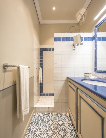 Imagen de la habitación del Hotel La Bastide Du Port. Foto 7