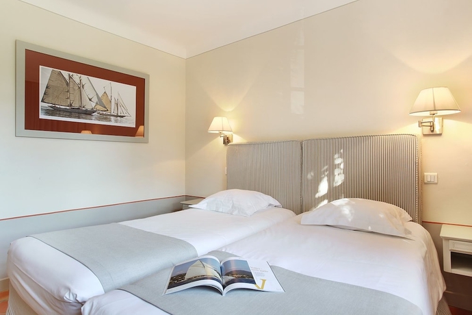 Imagen de la habitación del Hotel La Bastide Du Port. Foto 11