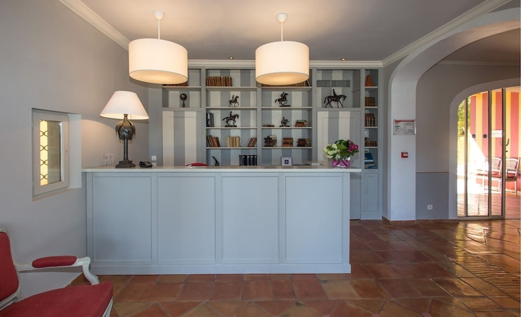 Imagen de los interiores del Hotel La Bastide Du Port. Foto 17