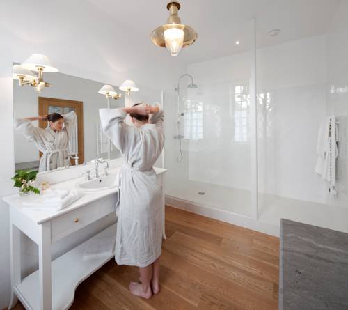 Imagen de la habitación del Hotel La Bastide. Foto 8