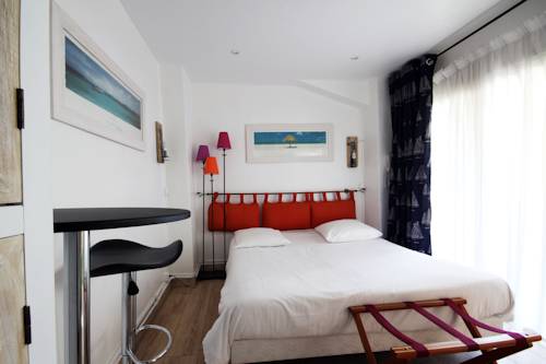 Imagen de la habitación del Hotel La Bastide Gourmande. Foto 4