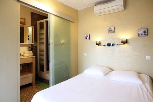 Imagen de la habitación del Hotel La Bastide Gourmande. Foto 9