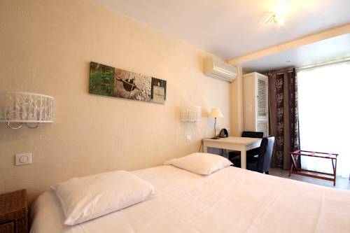 Imagen de la habitación del Hotel La Bastide Gourmande. Foto 10