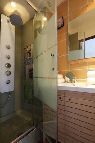 Imagen de la habitación del Hotel La Bastide Gourmande. Foto 13