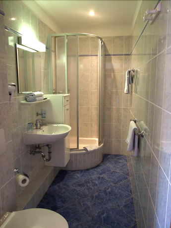Imagen de la habitación del Hotel La Bastide, LE LAVANDOU. Foto 11