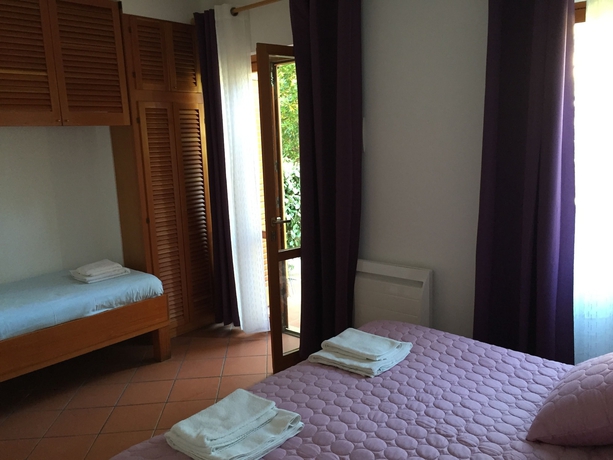 Imagen de la habitación del Hotel La Bastide, LE LAVANDOU. Foto 15