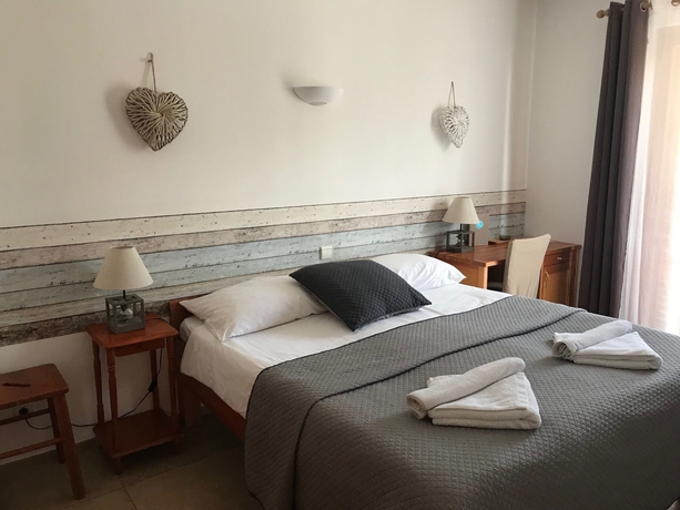 Imagen de la habitación del Hotel La Bastide, LE LAVANDOU. Foto 17