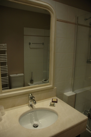 Imagen de la habitación del Hotel La Bastide Saint Martin. Foto 4