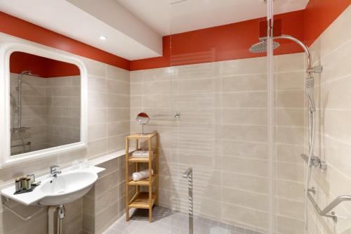 Imagen de la habitación del Hotel La Bastide Saint Martin. Foto 7