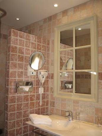 Imagen de la habitación del Hotel La Bastide du Calalou, BW Signature Collection. Foto 6